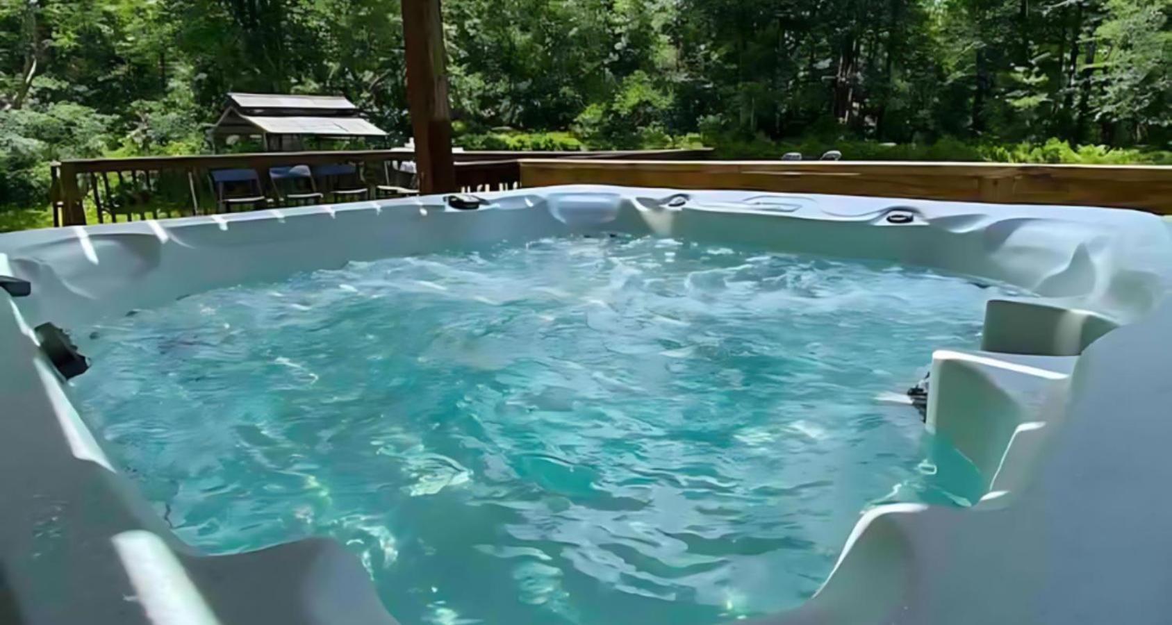 Peaceful Pocono Home With Hot Tub, Gym, & Office Long Pond Zewnętrze zdjęcie